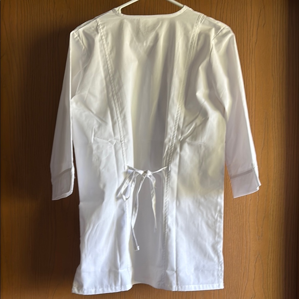 White Button-Up Lab Coat - Picture 3 of 4